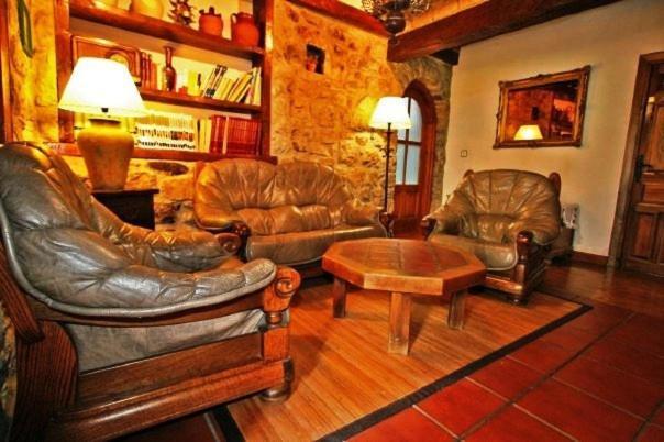 Albergue Turistico Valdebaro Camaleno Ngoại thất bức ảnh